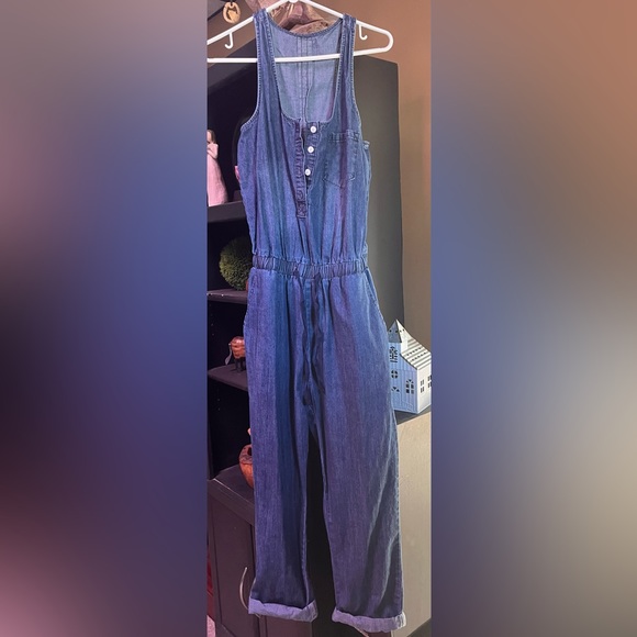 Super Cute Denim Jump-suit - Picture 3 of 3